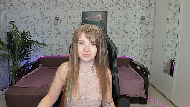 Eva Rosec online show from 17, 12, 2024