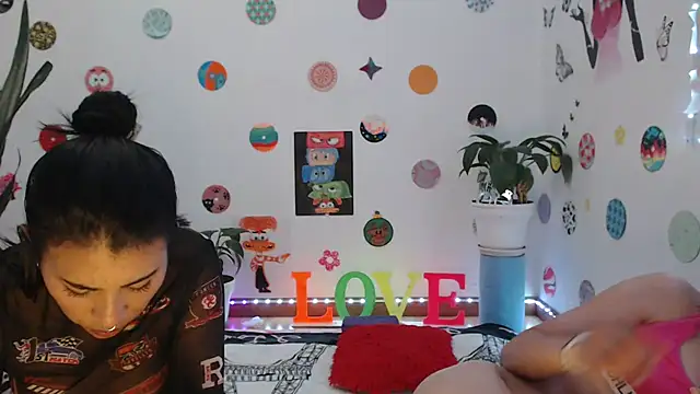 Yaumiko online show from 10, 1, 2025