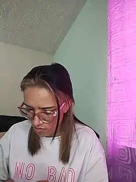 Snapshot of Yaumiko chatting on 4, 6, 2026 Yaumiko online show from 4, 6, 2026