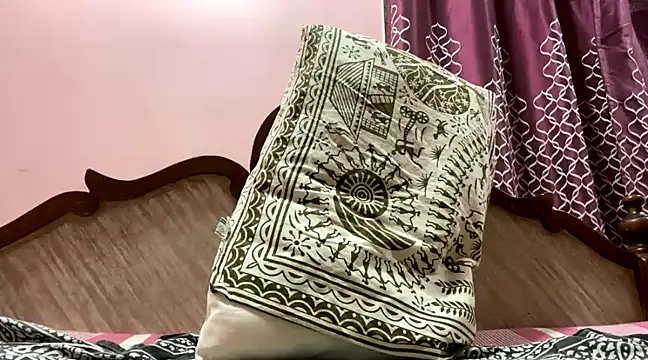 Snapshot of bebrainsmart1 chatting on 8, 1, 2025 bebrainsmart1 online show from 8, 1, 2025