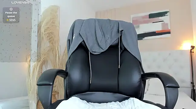 LOISE-XX online show from 4, 1, 2025