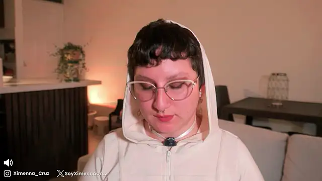 Ximenna Cruz online show from 16, 9, 2025