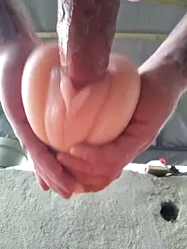 RomWoolf online show from 10, 3, 2025