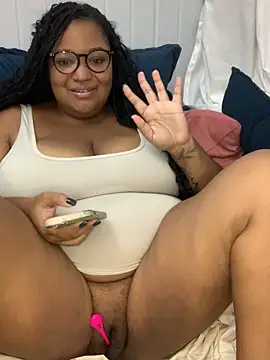 Snapshot of SweetLizzyBBW chatting on 10, 5, 2026 SweetLizzyBBW online show from 10, 5, 2026
