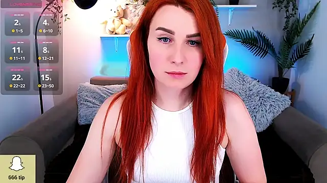 Snapshot of YrKiraXO chatting on 28, 2, 2025 YrKiraXO online show from 28, 2, 2025