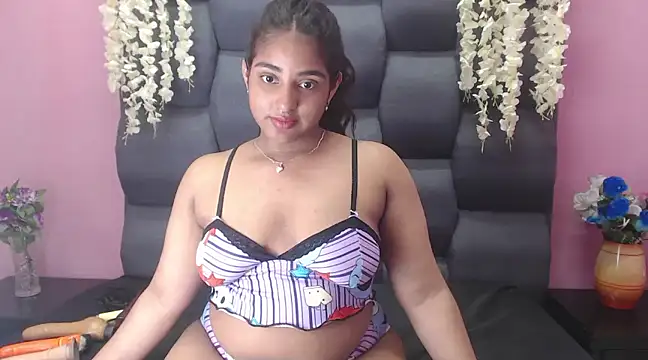 Sofia Hernandez  online show from 1, 2, 2025