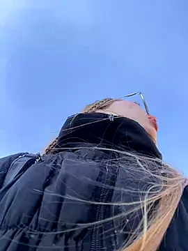 Snapshot of melody-dy chatting on 11, 9, 2025 melody-dy online show from 11, 9, 2025