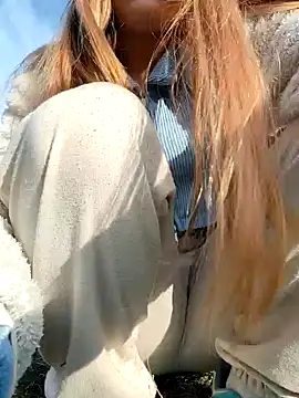 Snapshot of melody-dy chatting on 16, 10, 2025 melody-dy online show from 16, 10, 2025