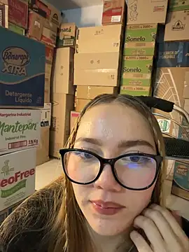 Snapshot of melody-dy chatting on 19, 3, 2026 melody-dy online show from 19, 3, 2026