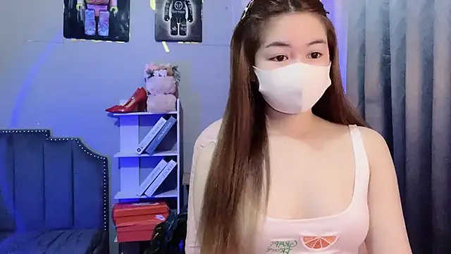 Snapshot of BabyThree_ chatting on 5, 10, 2025 BabyThree online show from 5, 10, 2025