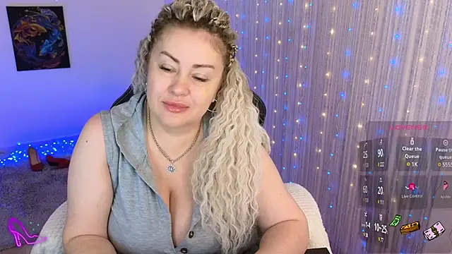 misskaassandraa online show from 8, 12, 2024