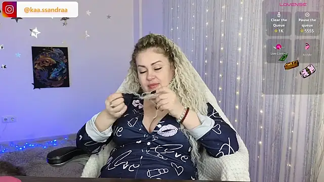 misskaassandraa online show from 19, 12, 2024