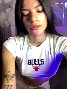 liss hot  online show from 11, 11, 2025