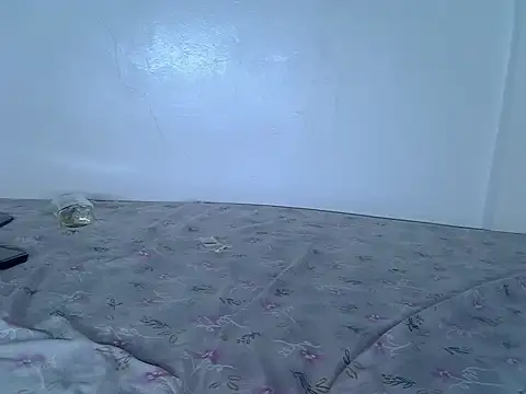 Snapshot of laetitia_ chatting on 8, 2, 2026 laetitia online show from 8, 2, 2026