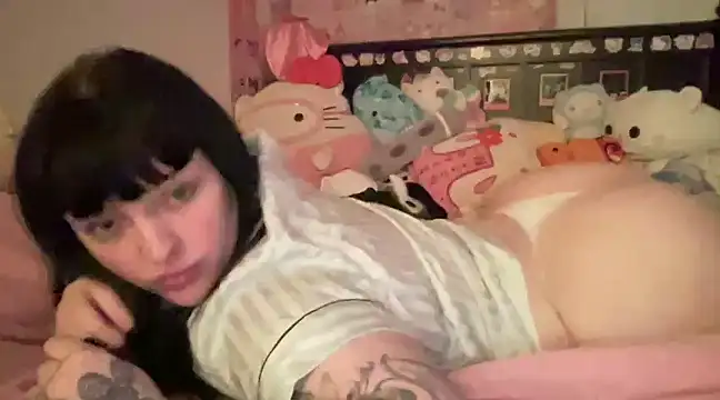 FaeKelly online show from 4, 2, 2025