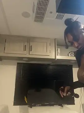 CUMQUEEN-XXX69 online show from 20, 9, 2025