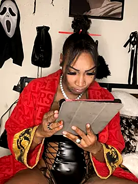 CUMQUEEN-XXX69 online show from 1, 12, 2025