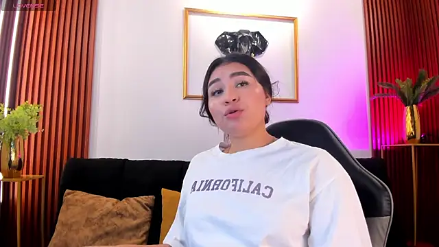 Zayda 1 online show from 6, 10, 2025