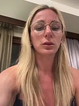 Liana Lou online show from 30, 3, 2026