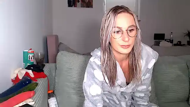 Liana Lou online show from 20, 6, 2026