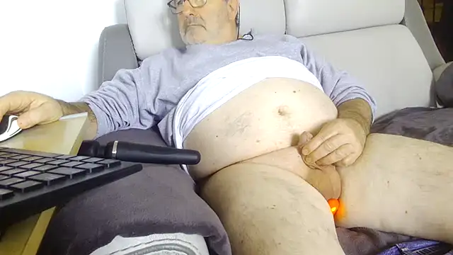 gillou1234 online show from 8, 11, 2025