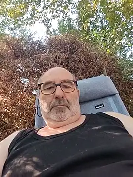 Snapshot of gillou1234 chatting on 7, 7, 2026 gillou1234 online show from 7, 7, 2026