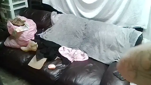 allissonw13 online show from 8, 11, 2025