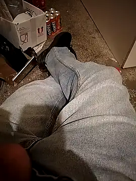 A man in public online show from 24, 9, 2025