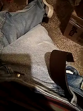 A man in public online show from 15, 10, 2025