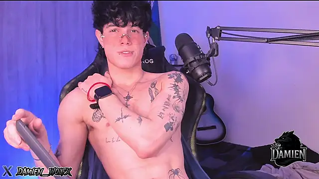 Snapshot of cinnamon_boyxxx chatting on 26, 9, 2025 cinnamon boyxxx online show from 26, 9, 2025