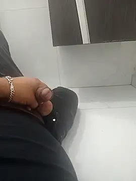 Snapshot of Frutales1402 chatting on 4, 3, 2026 Frutales1402 online show from 4, 3, 2026