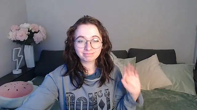 Mini Diva online show from 9, 2, 2025