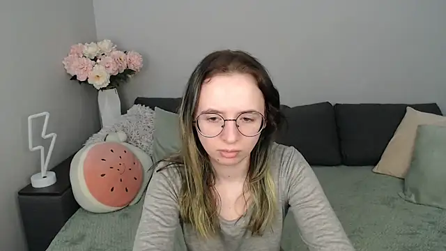 Mini Diva online show from 13, 9, 2025