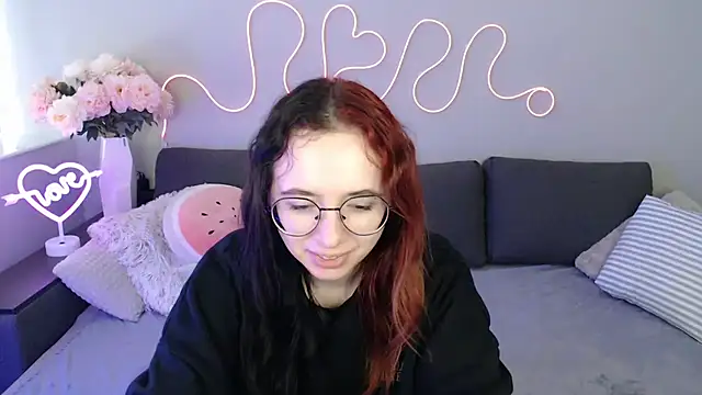 Mini Diva online show from 25, 11, 2025