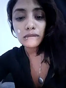 VictoireFeller online show from 5, 12, 2025