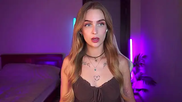 Kamila icee online show from 10, 9, 2025