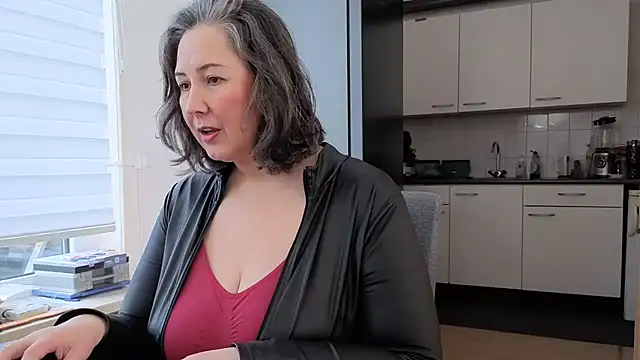 MilfGina online show from 12, 3, 2026