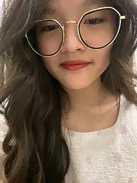 Krixxi22 online show from 10, 12, 2024