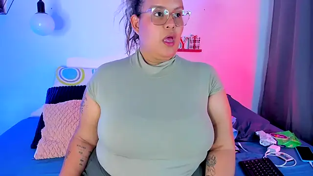 monicabbw  online show from 23, 1, 2025