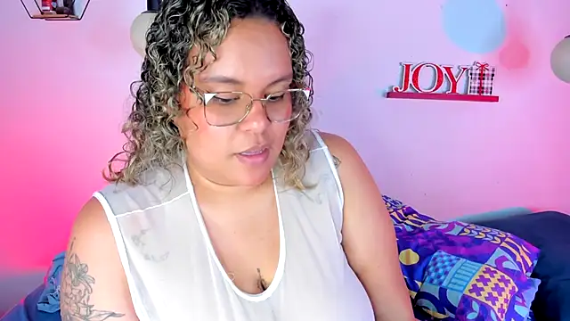 monicabbw  online show from 4, 3, 2025