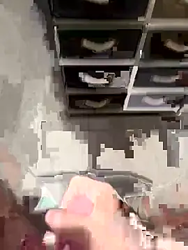 Snapshot of Deralboaus01 chatting on 8, 11, 2025 Deralboaus01 online show from 8, 11, 2025