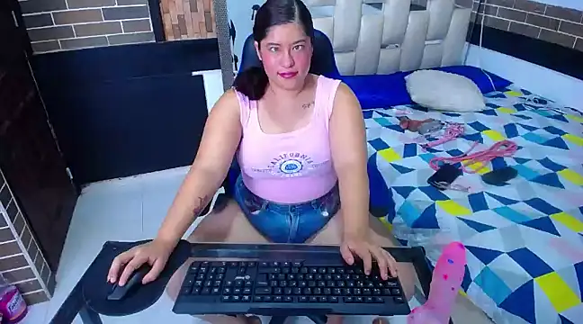 Snapshot of littleflower4you chatting on 11, 3, 2025 littleflower4you online show from 11, 3, 2025