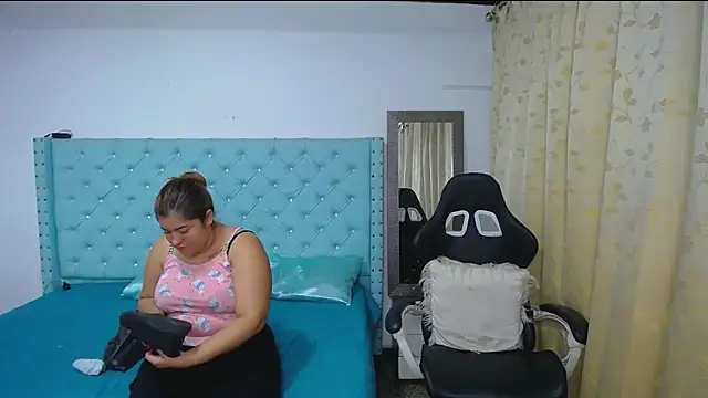 Snapshot of littleflower4you chatting on 25, 9, 2025 littleflower4you online show from 25, 9, 2025