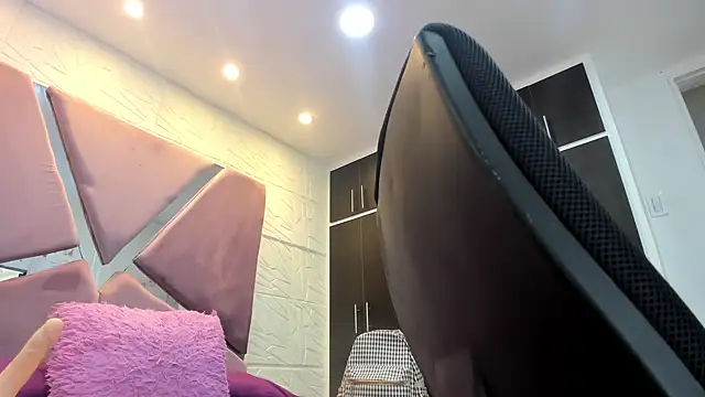 Charlotte Ice1 online show from 28, 12, 2024