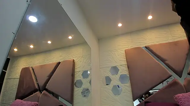 Charlotte Ice1 online show from 29, 12, 2024