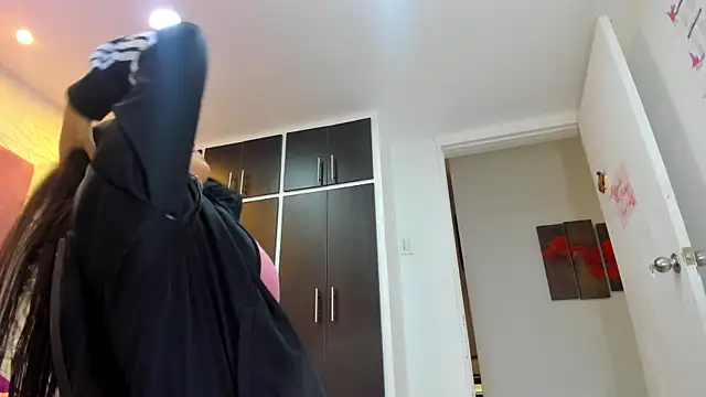 Charlotte Ice1 online show from 31, 12, 2024