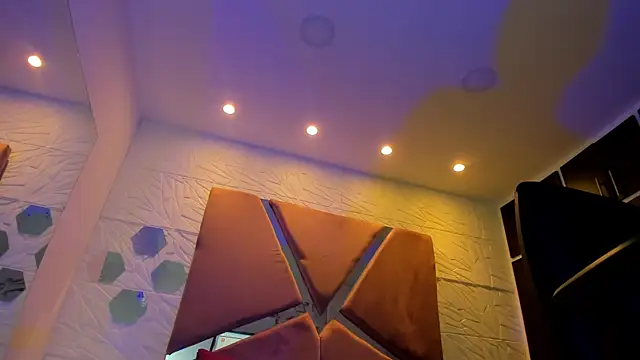 Charlotte Ice1 online show from 31, 1, 2025