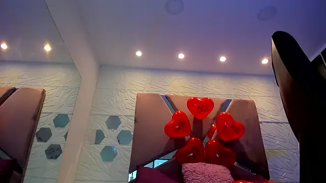 Charlotte Ice1 online show from 17, 2, 2025