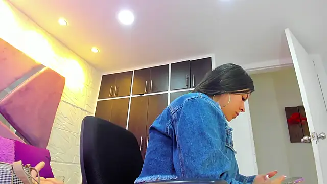 Charlotte Ice1 online show from 12, 3, 2025