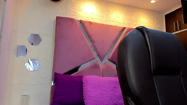 Charlotte Ice1 online show from 7, 11, 2025